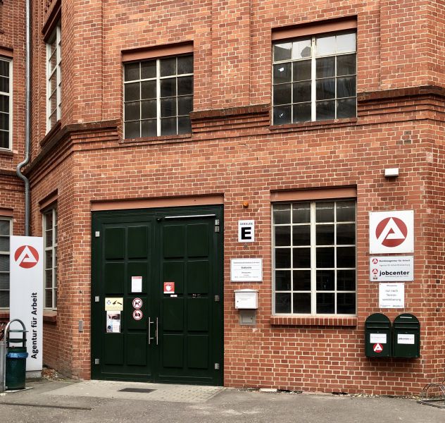 Eingang Jobcenter Brandenburg an der Havel